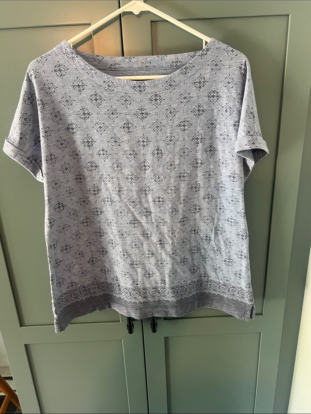 LL Bean Printed S/S Tee Split Hem Wide Neck Blue Sz S